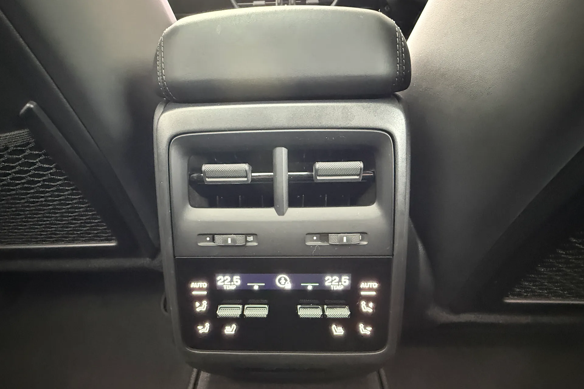 Porsche MACAN thumbnail image number 42