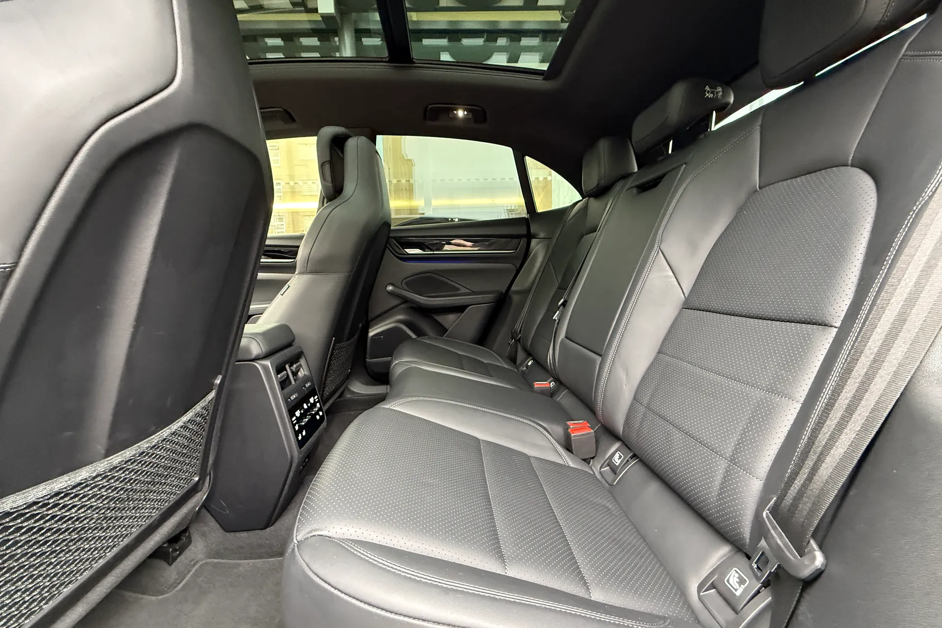 Porsche MACAN thumbnail image number 51