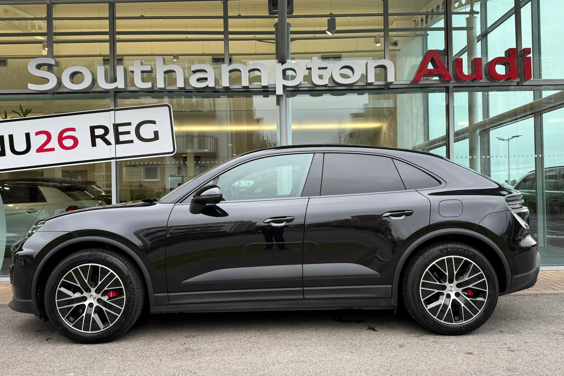 Porsche MACAN thumbnail image number 48