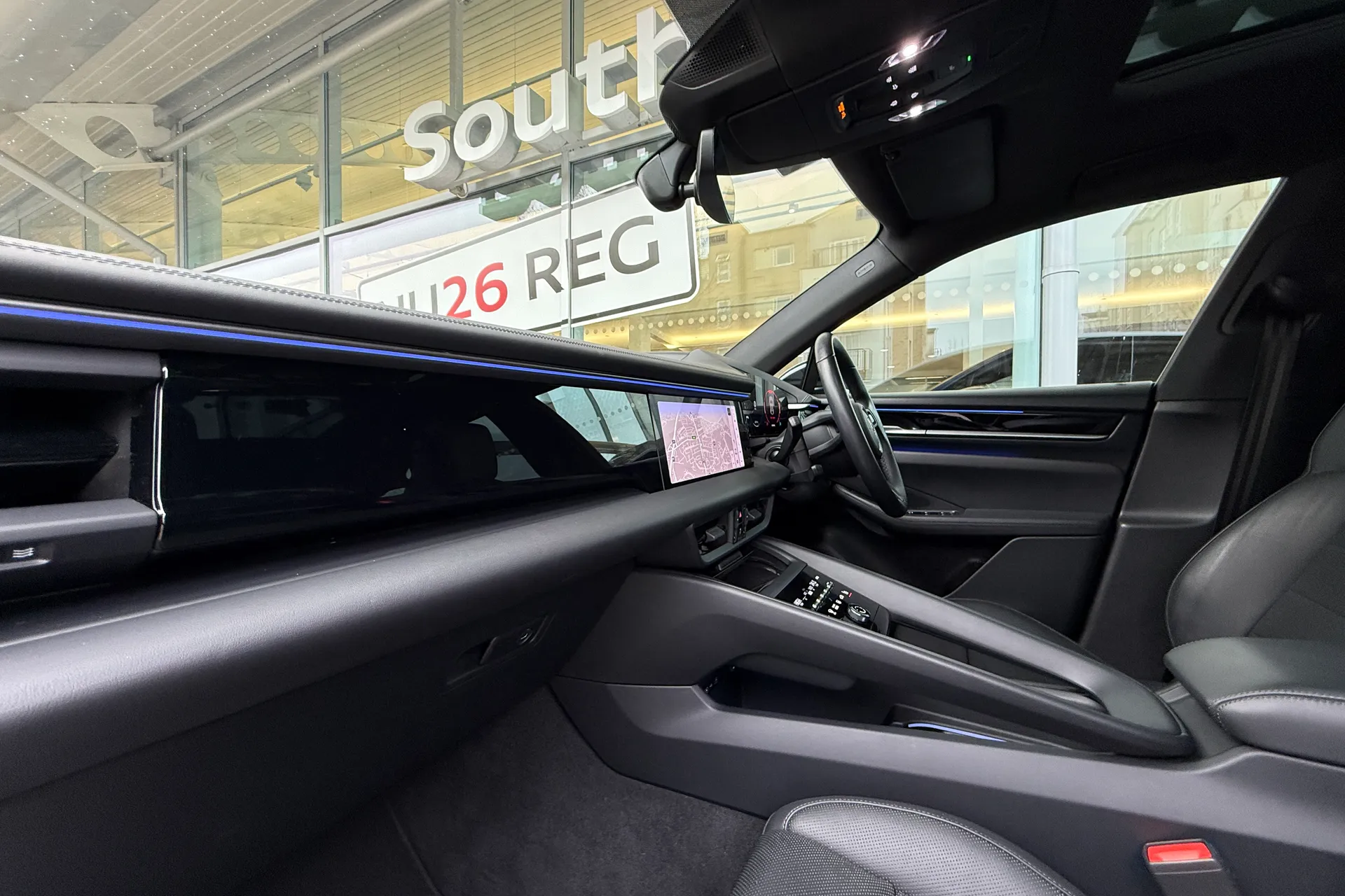 Porsche MACAN thumbnail image number 10