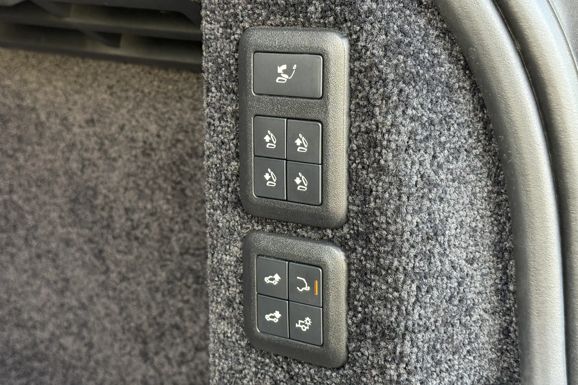 LAND ROVER RANGE ROVER thumbnail image number 74