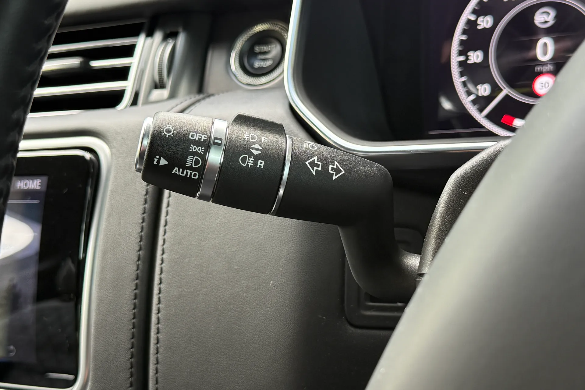 LAND ROVER RANGE ROVER thumbnail image number 22