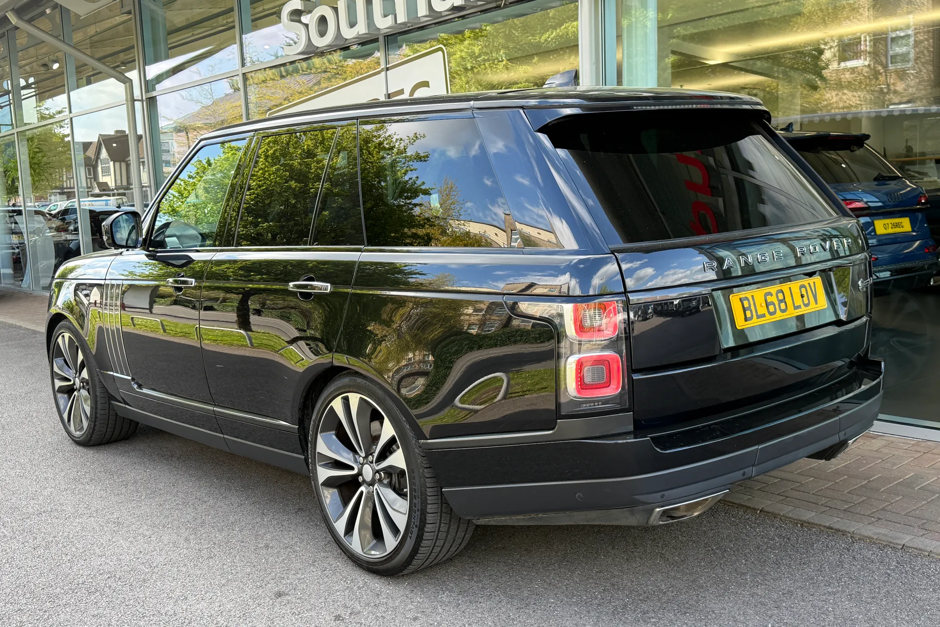 LAND ROVER RANGE ROVER thumbnail image number 14
