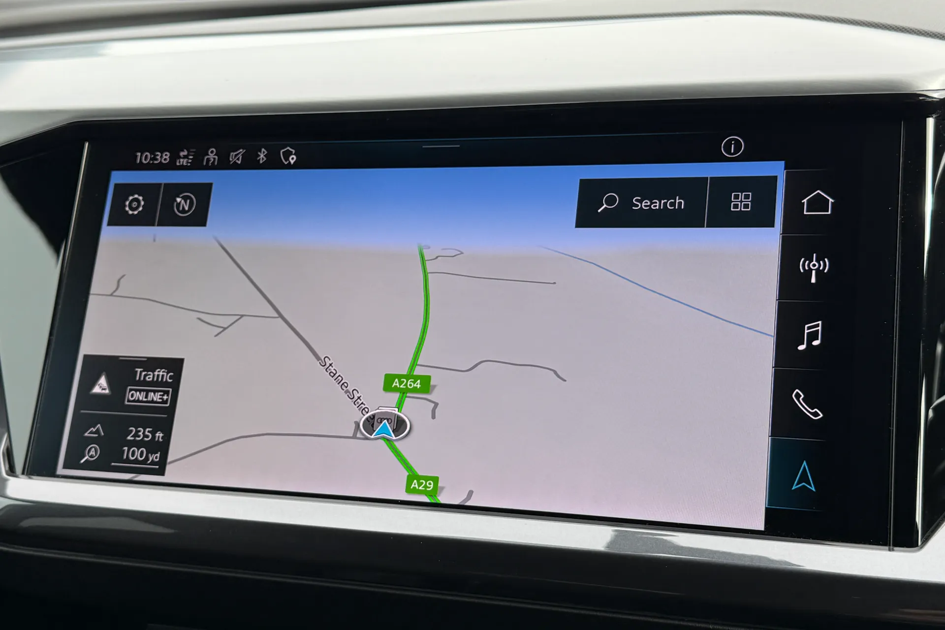 Audi Q4 thumbnail image number 5