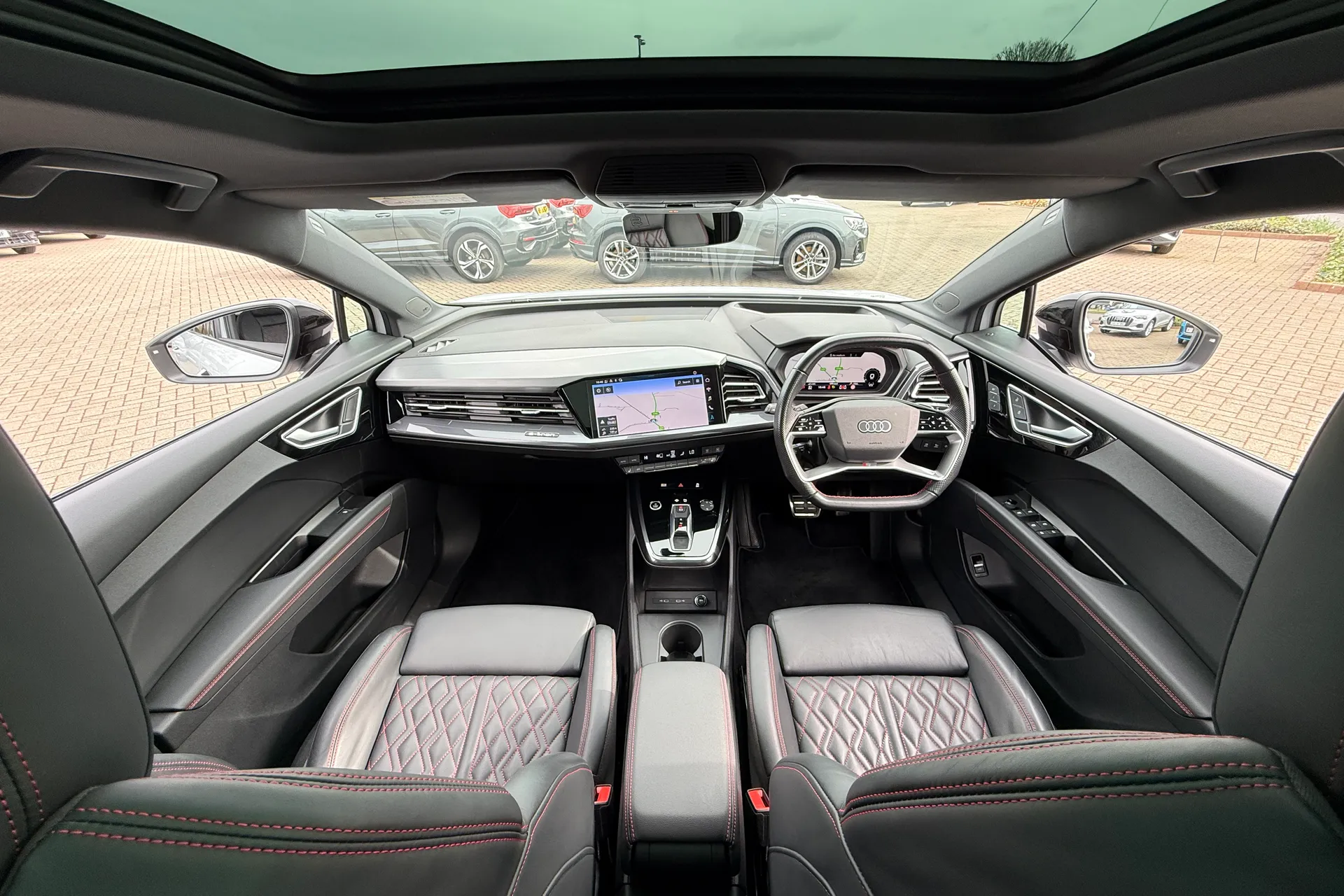 Audi Q4 thumbnail image number 3