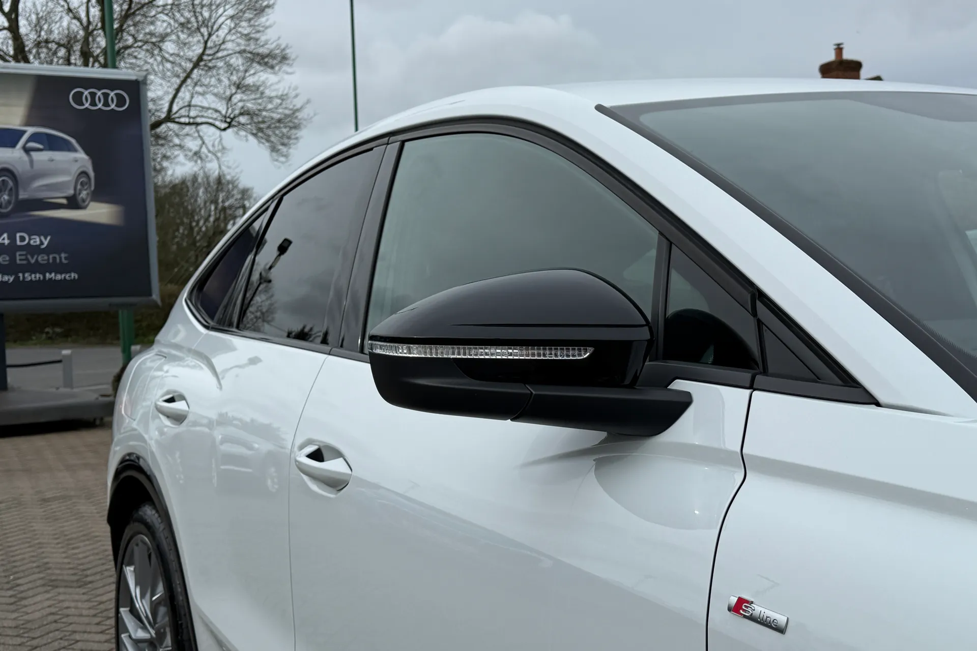 Audi Q4 thumbnail image number 60