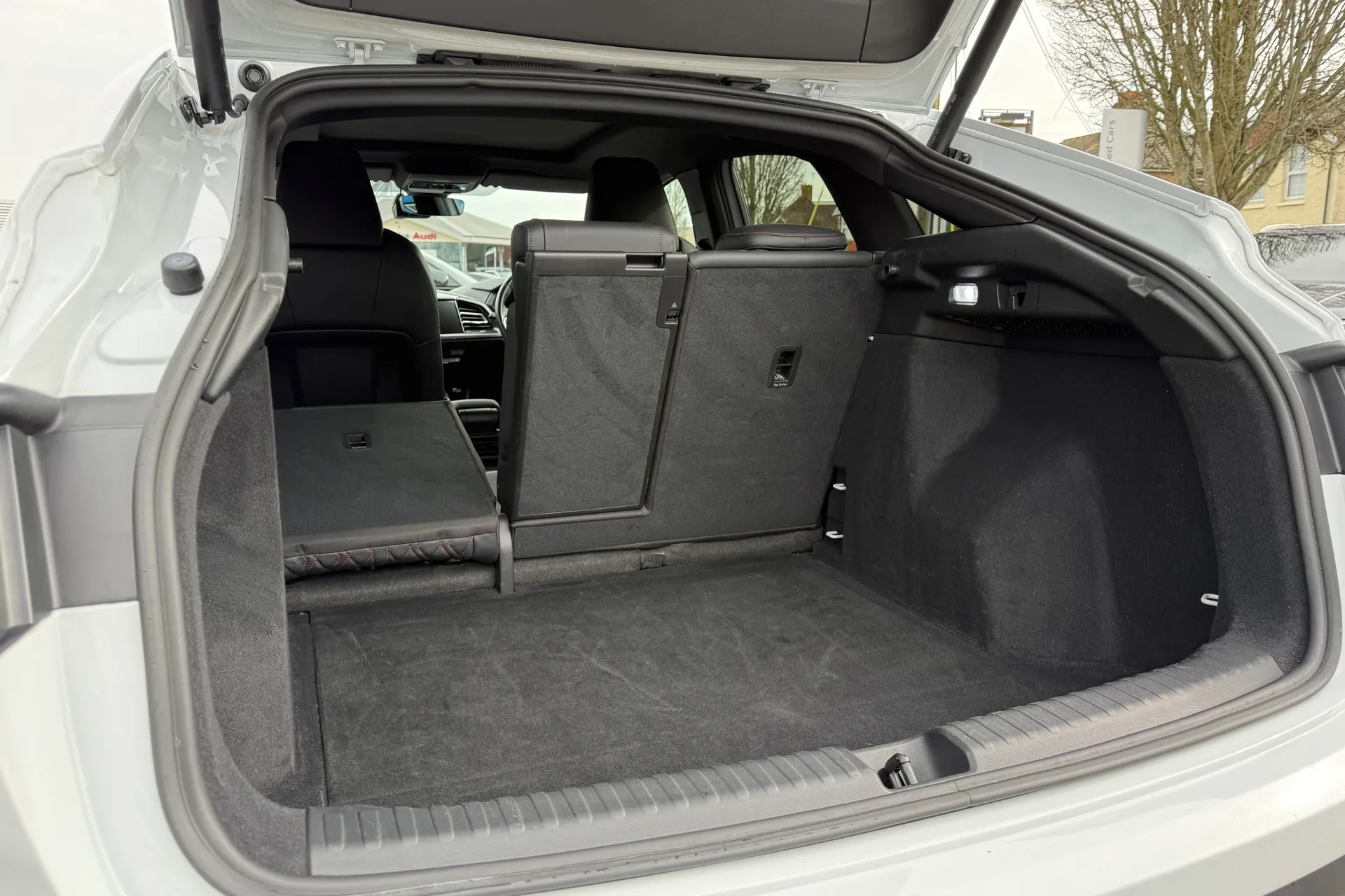 Audi Q4 thumbnail image number 44