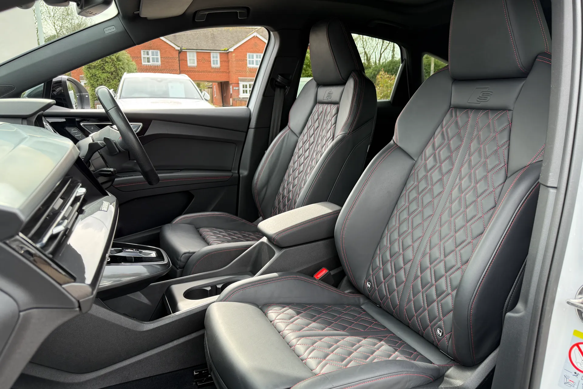 Audi Q4 thumbnail image number 34