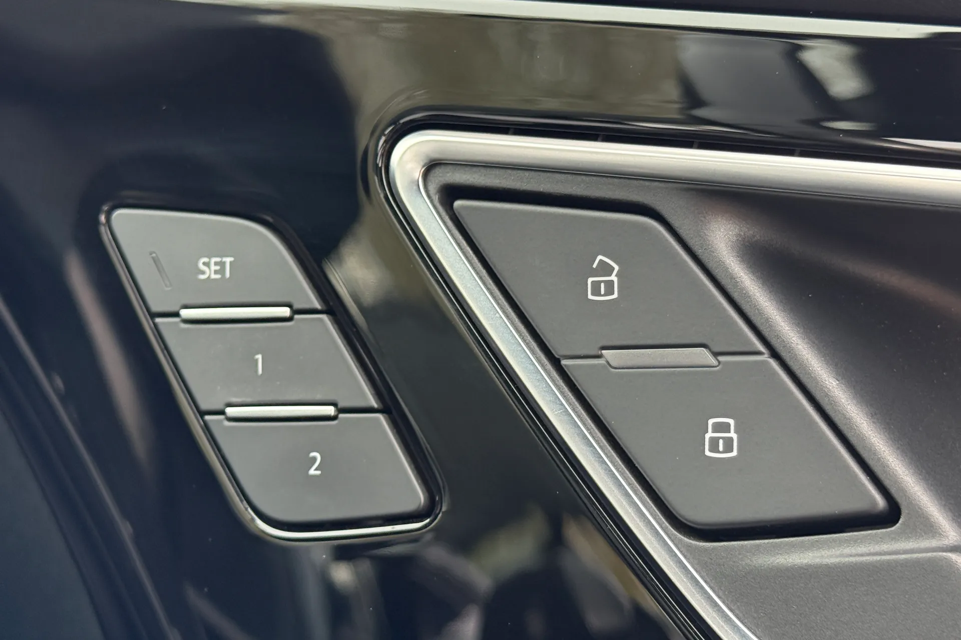 Audi Q4 thumbnail image number 20