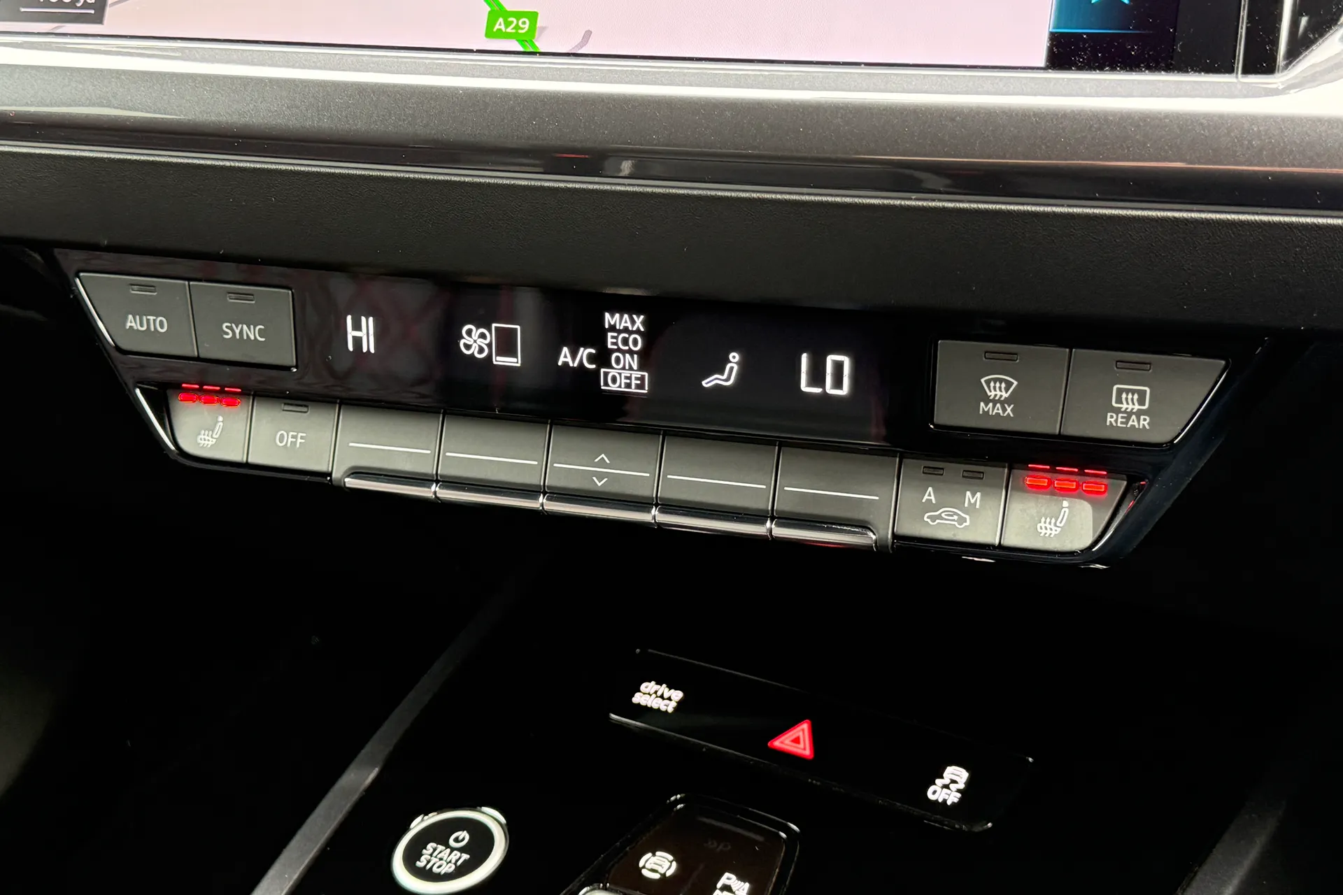 Audi Q4 thumbnail image number 18