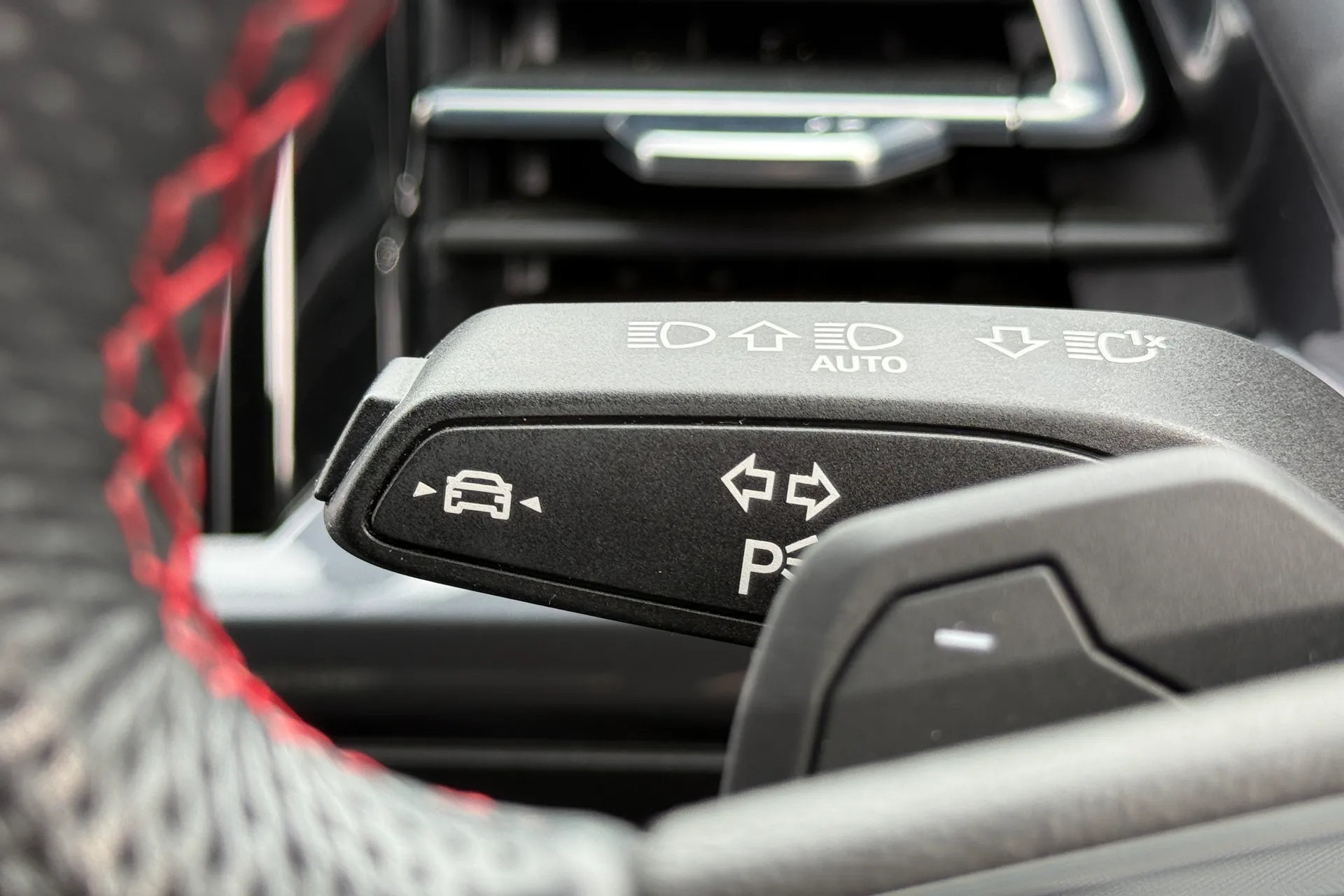 Audi Q4 thumbnail image number 22