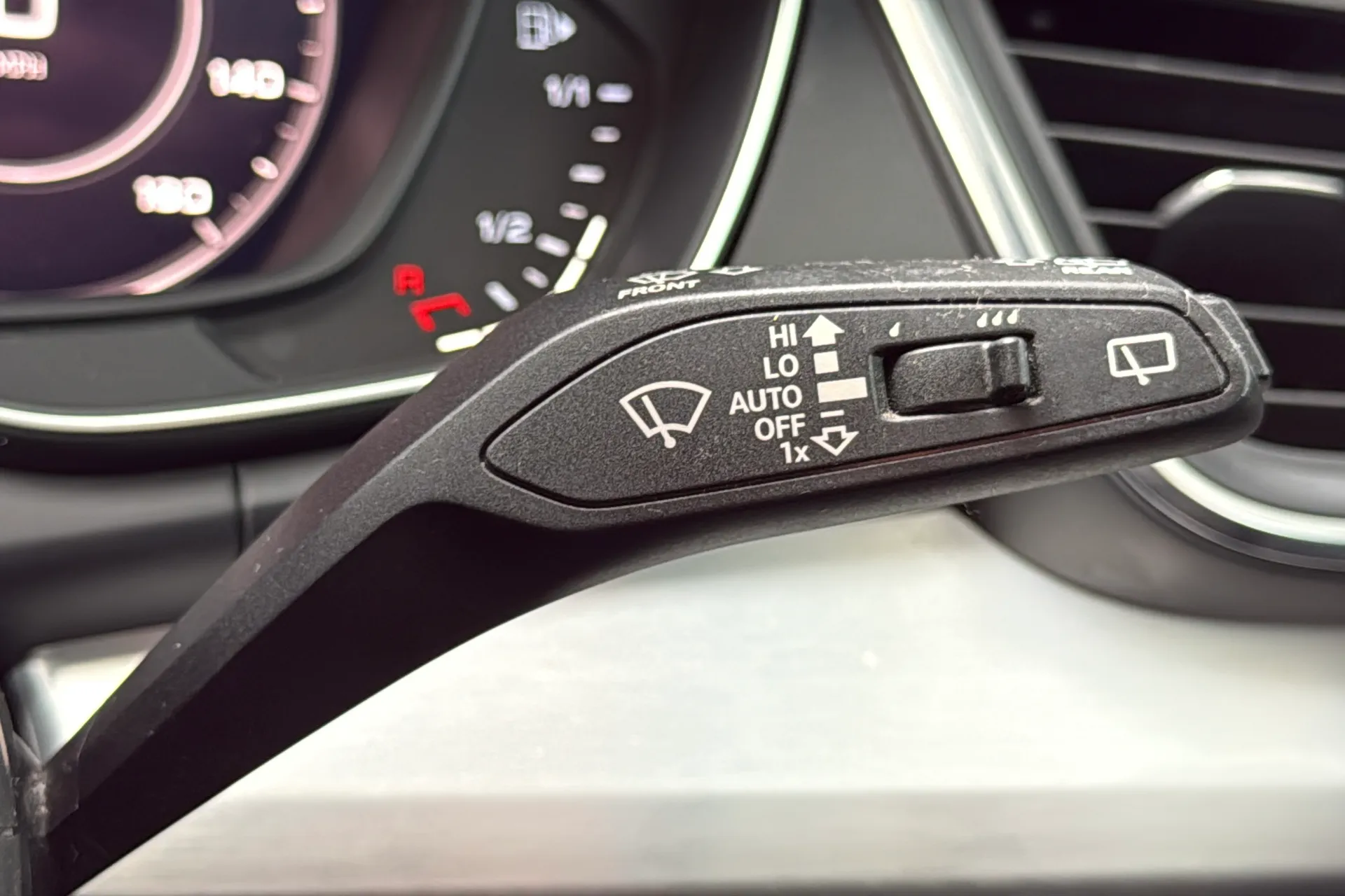 Audi Q5 thumbnail image number 18