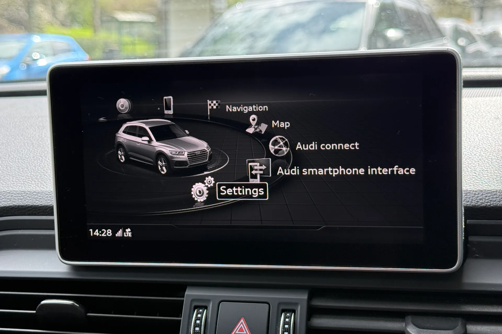 Audi Q5 thumbnail image number 35