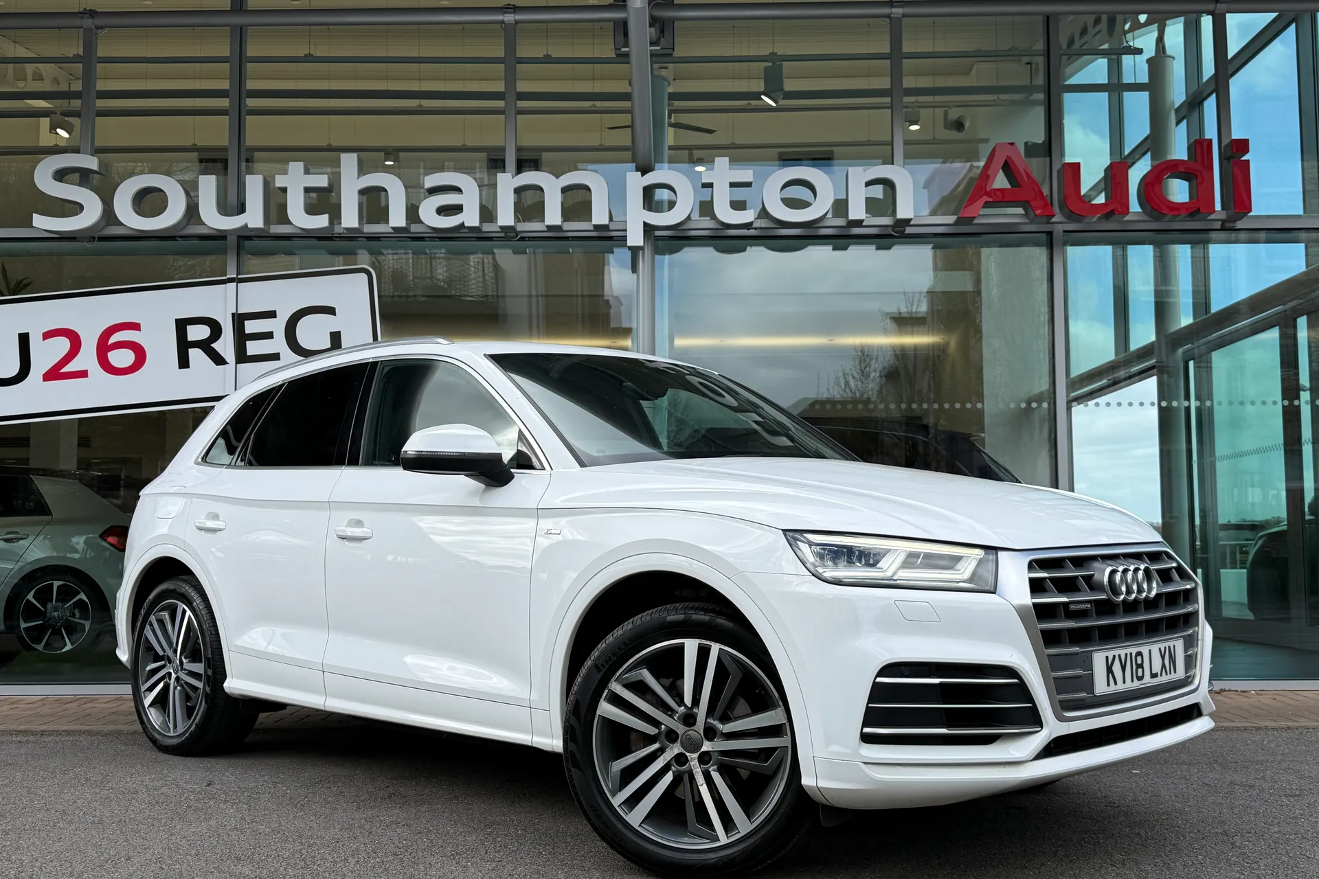 Audi Q5 focused image