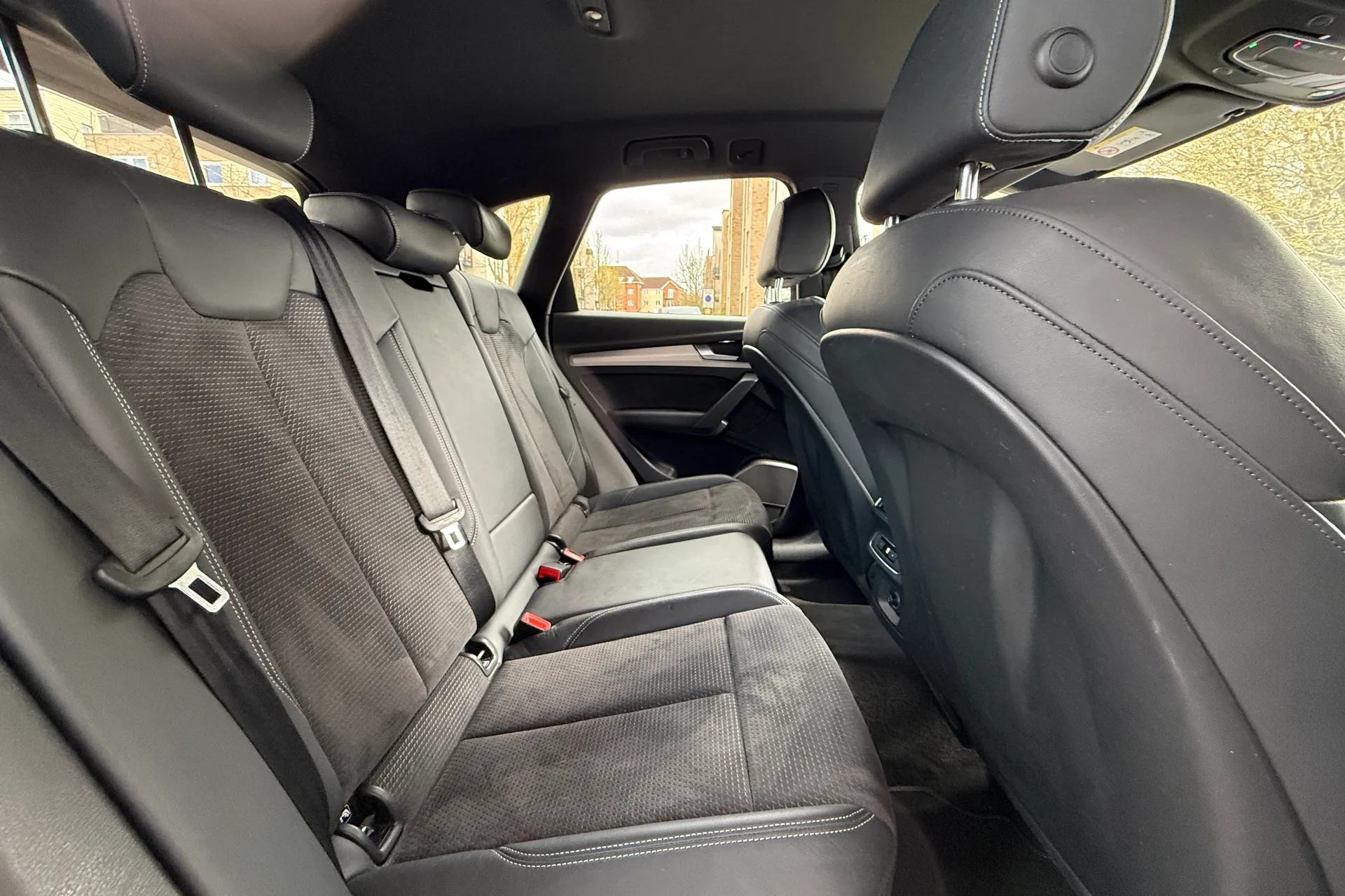 Audi Q5 thumbnail image number 44