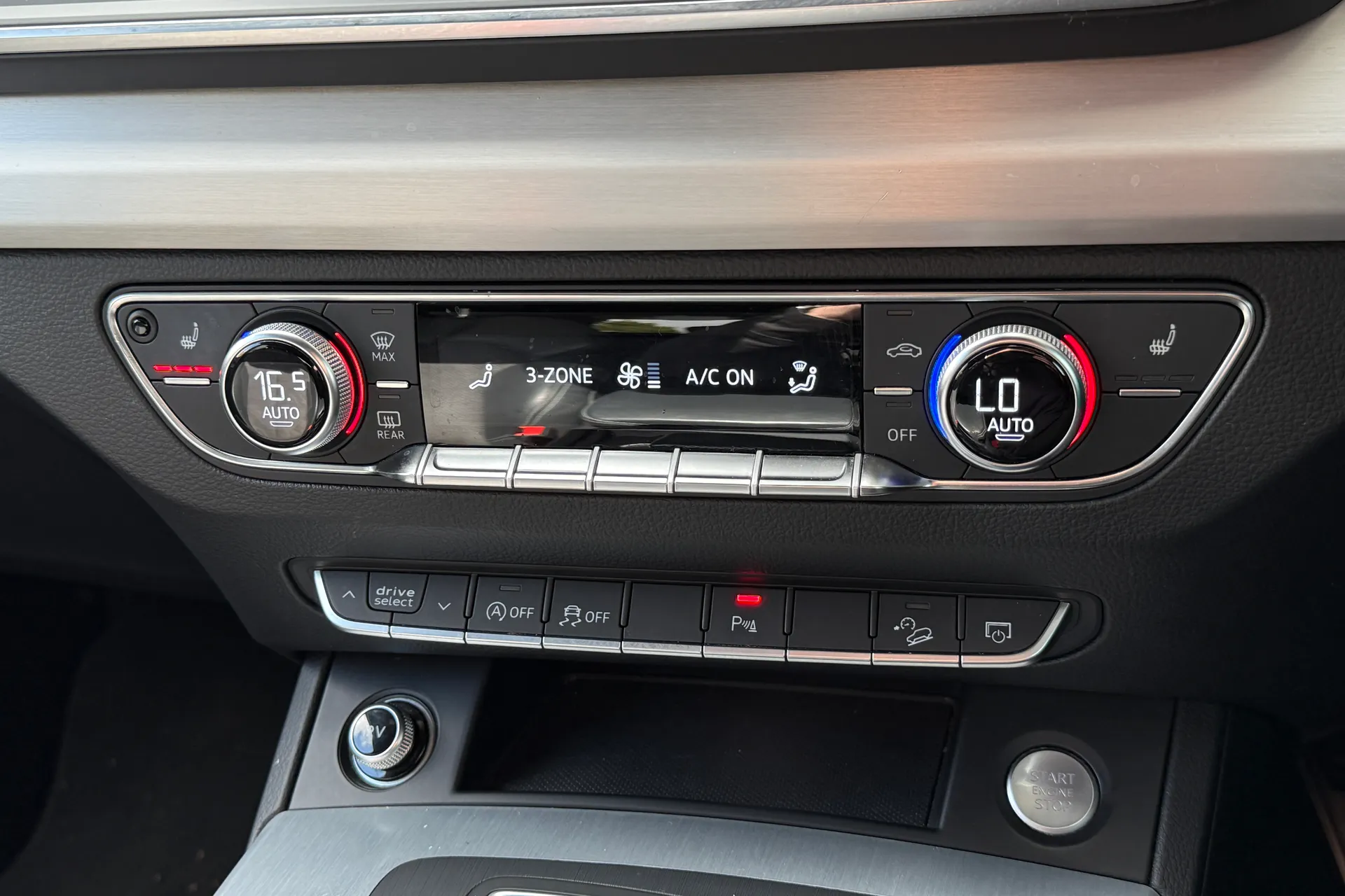 Audi Q5 thumbnail image number 32