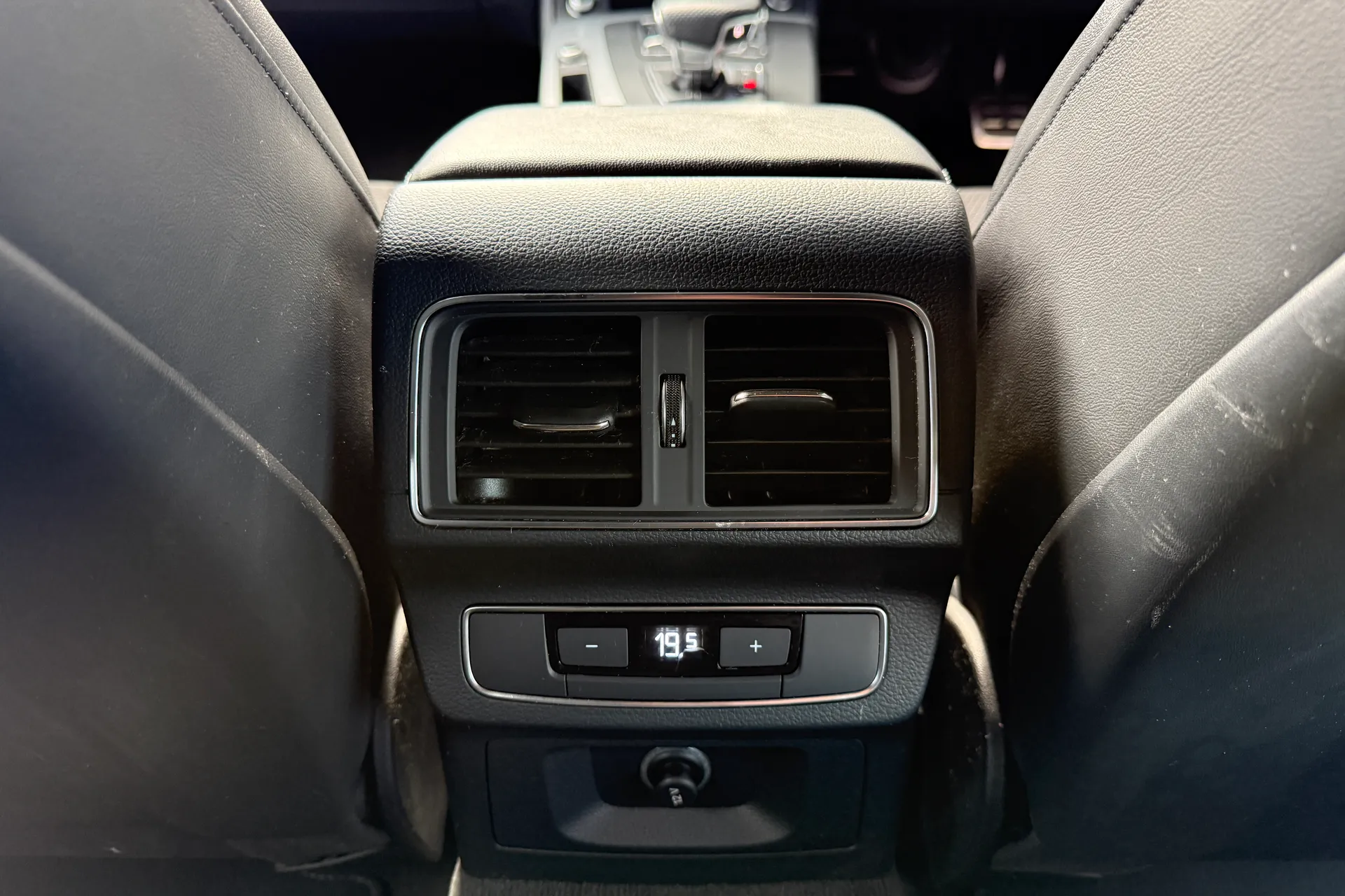 Audi Q5 thumbnail image number 45