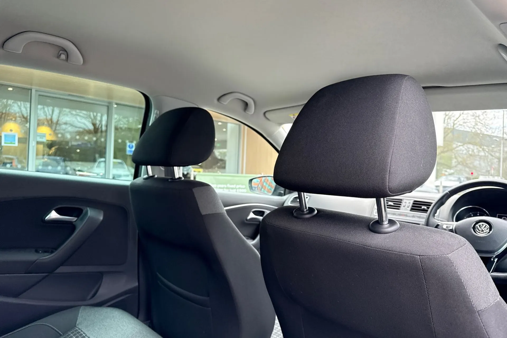 VOLKSWAGEN POLO thumbnail image number 23