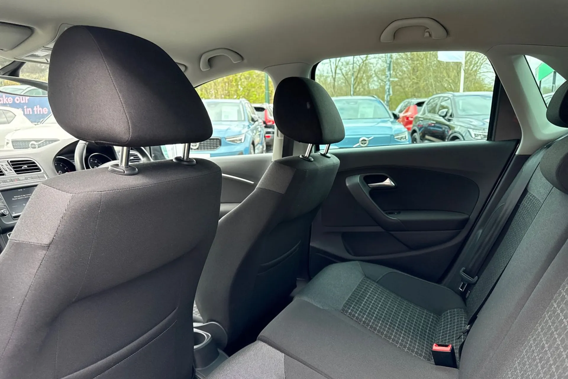 VOLKSWAGEN POLO thumbnail image number 30