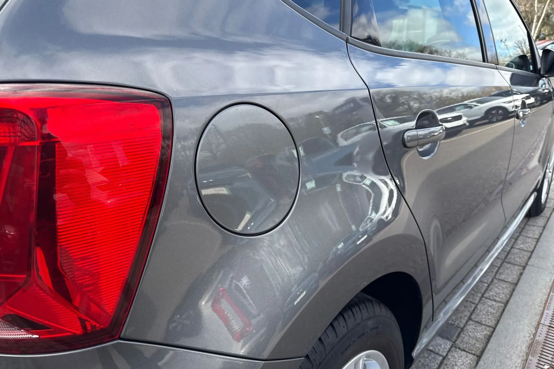 VOLKSWAGEN POLO thumbnail image number 18