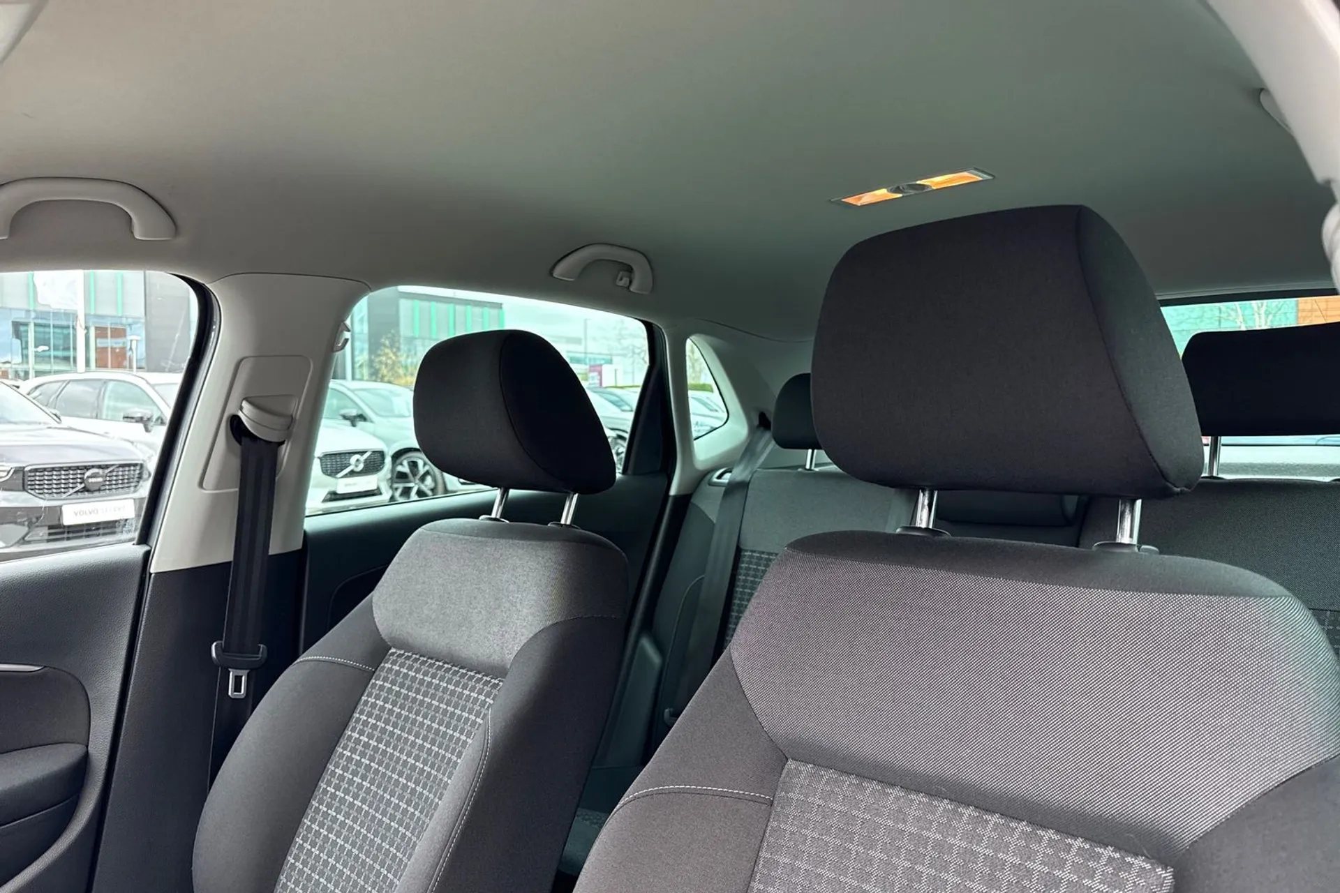 VOLKSWAGEN POLO thumbnail image number 28