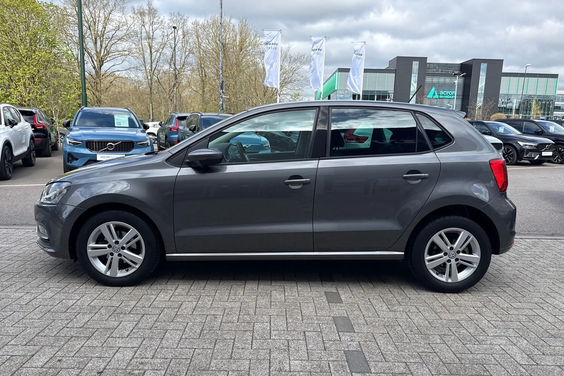 VOLKSWAGEN POLO thumbnail image number 10