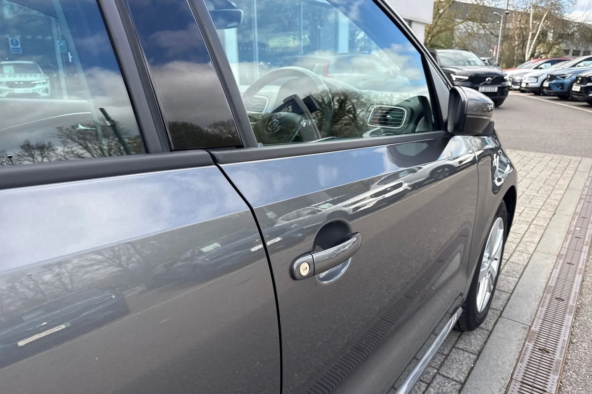 VOLKSWAGEN POLO thumbnail image number 16