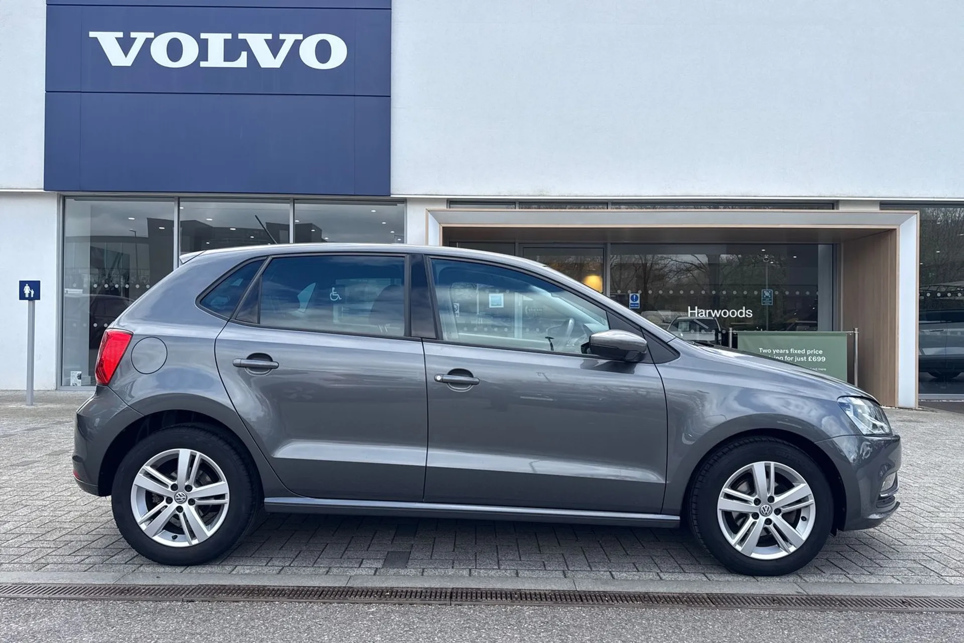 VOLKSWAGEN POLO thumbnail image number 2