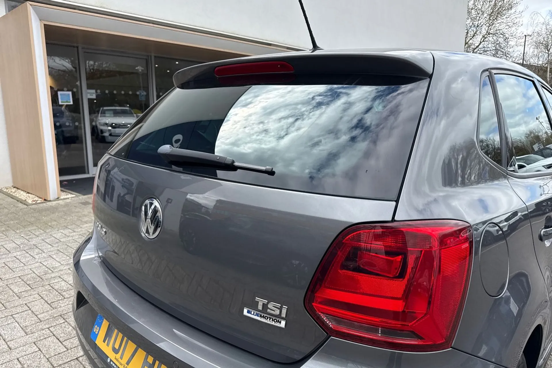 VOLKSWAGEN POLO thumbnail image number 15