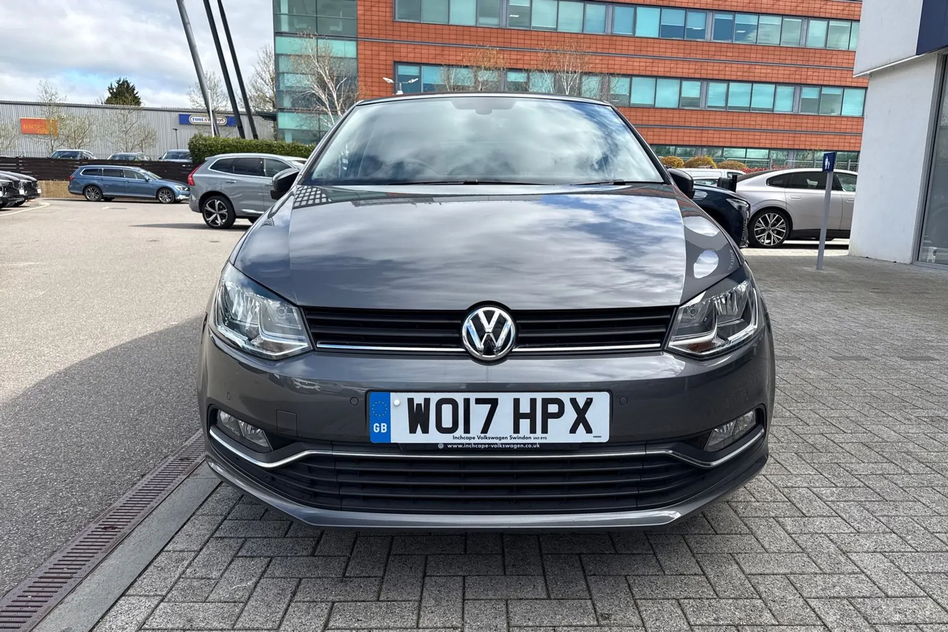 VOLKSWAGEN POLO thumbnail image number 12