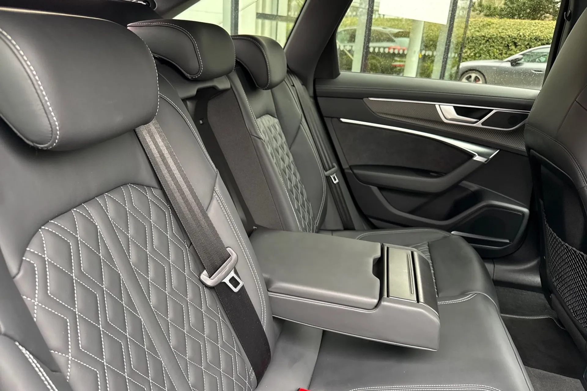Audi A6 thumbnail image number 34