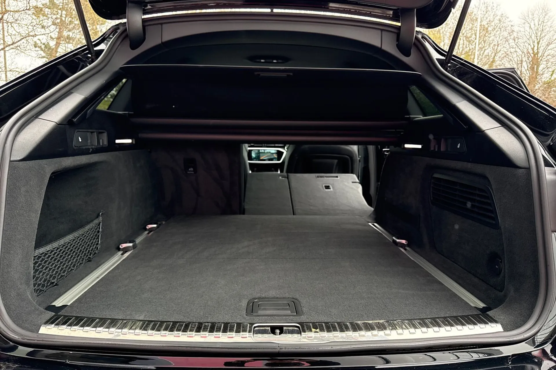 Audi A6 thumbnail image number 33