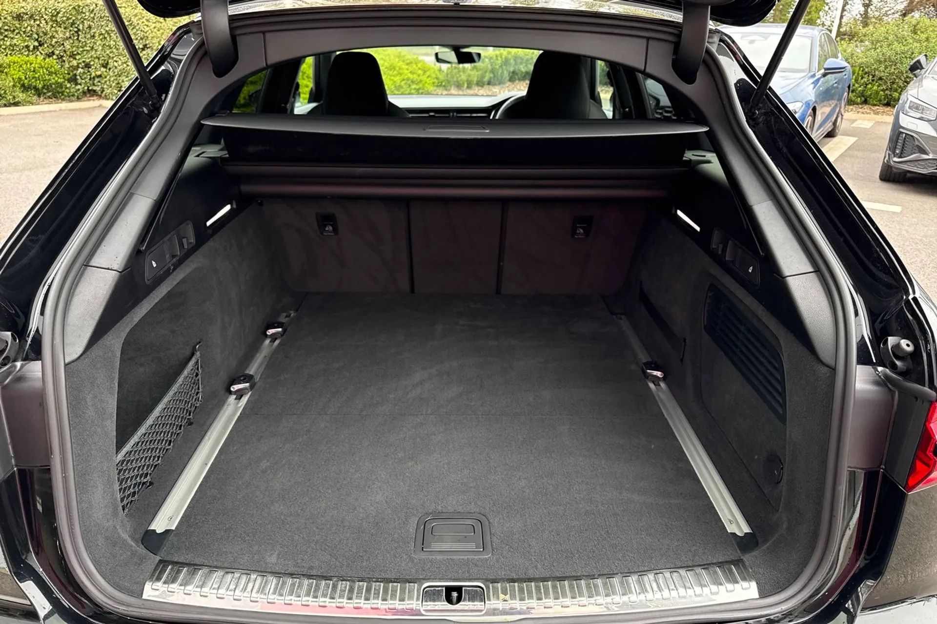 Audi A6 thumbnail image number 31