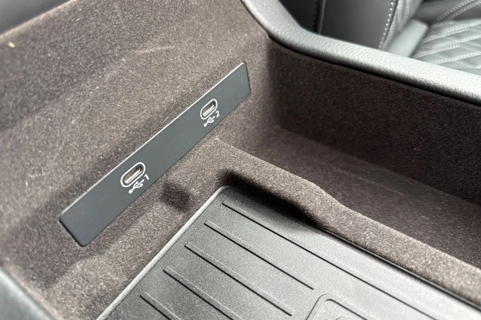 Audi A6 thumbnail image number 24