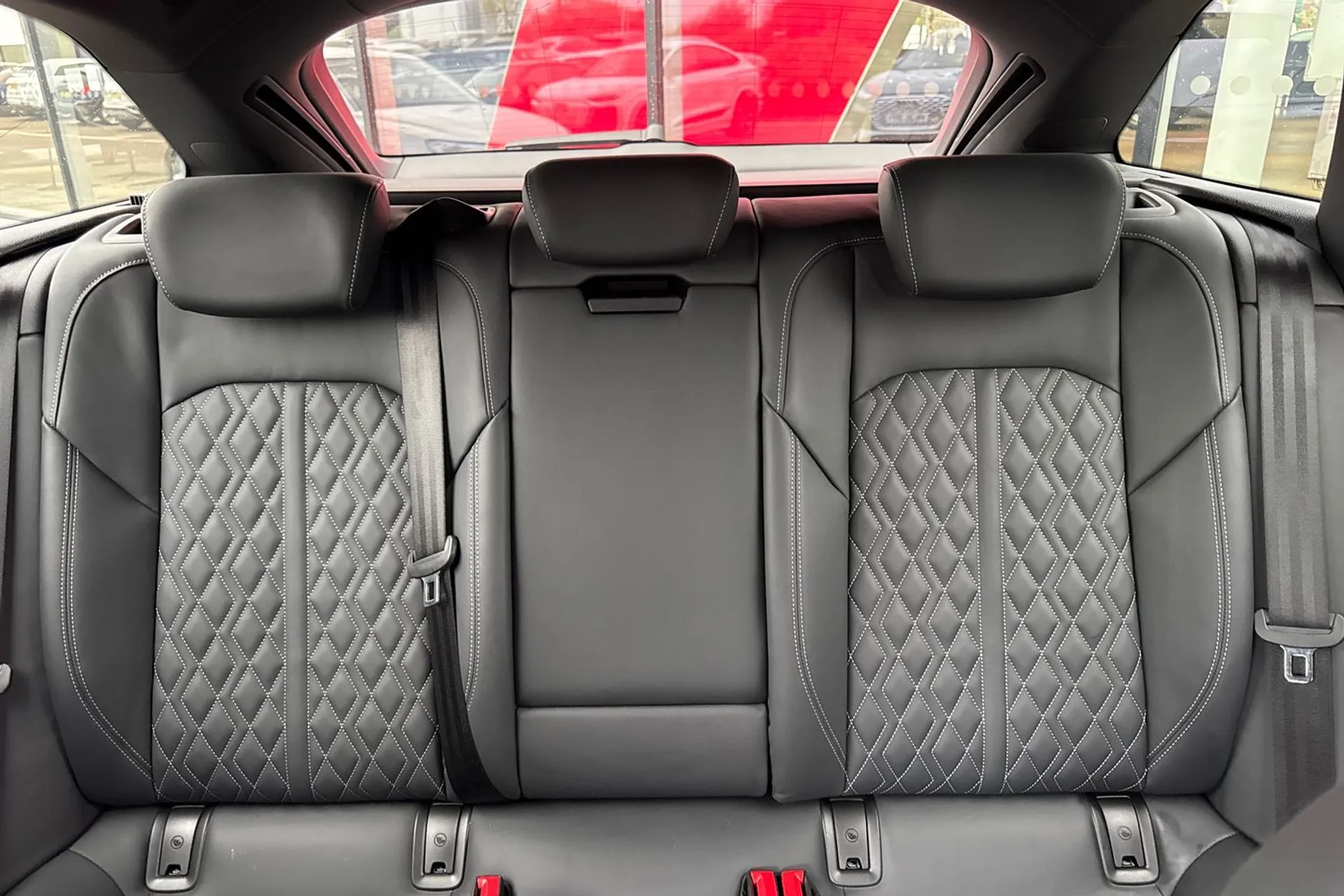 Audi A6 thumbnail image number 40
