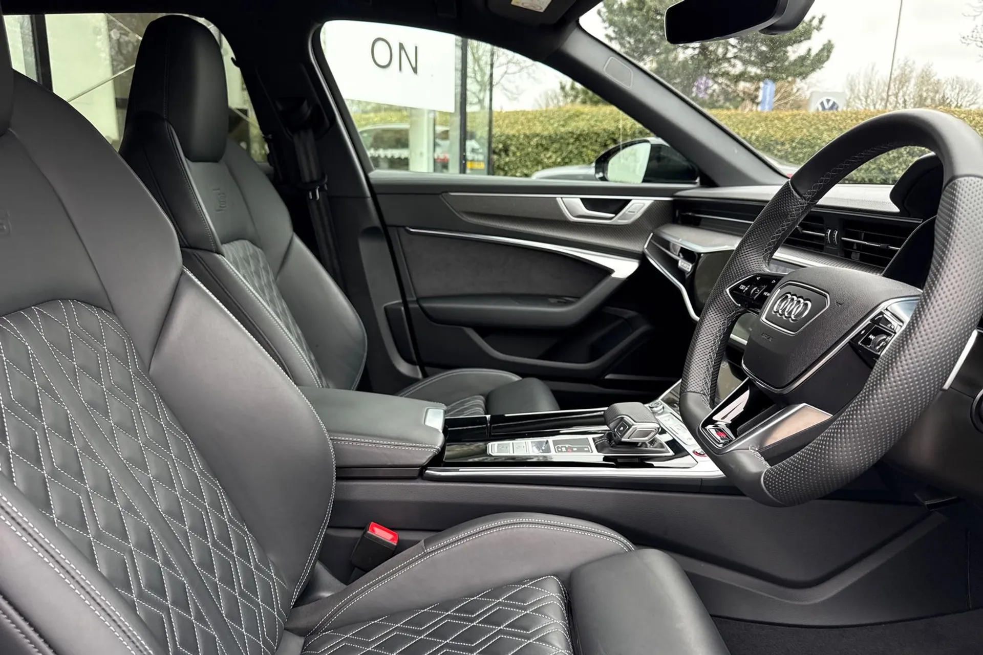 Audi A6 thumbnail image number 43