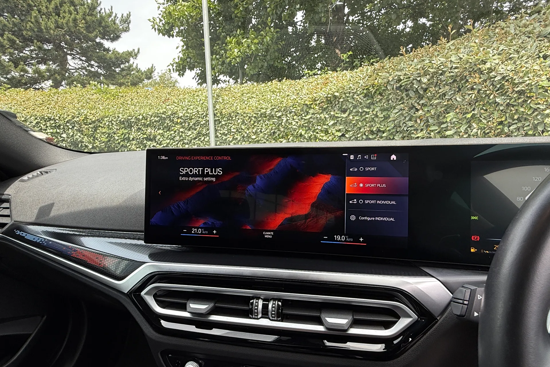 BMW 2 SERIES thumbnail image number 4