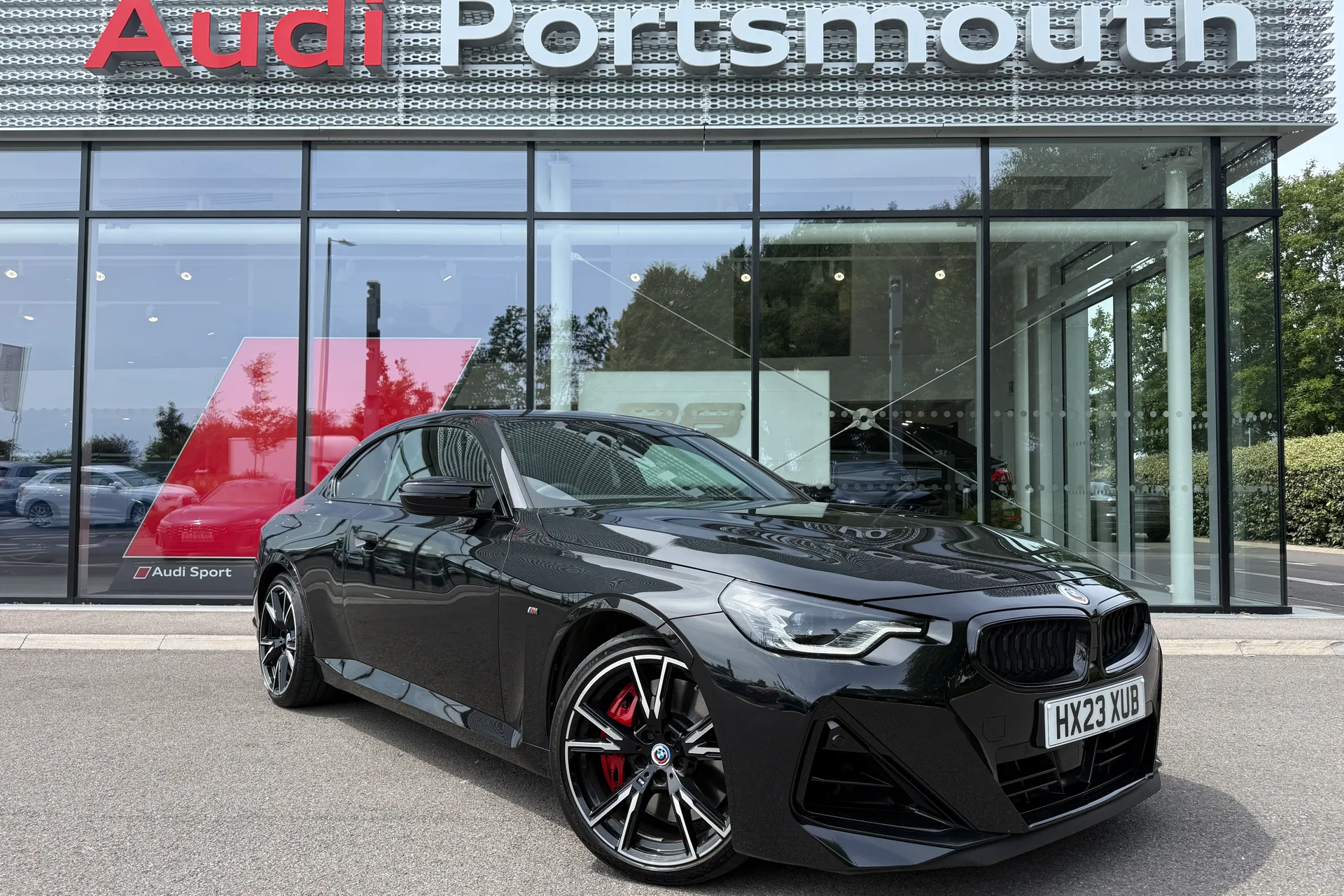 BMW 2 SERIES focused image