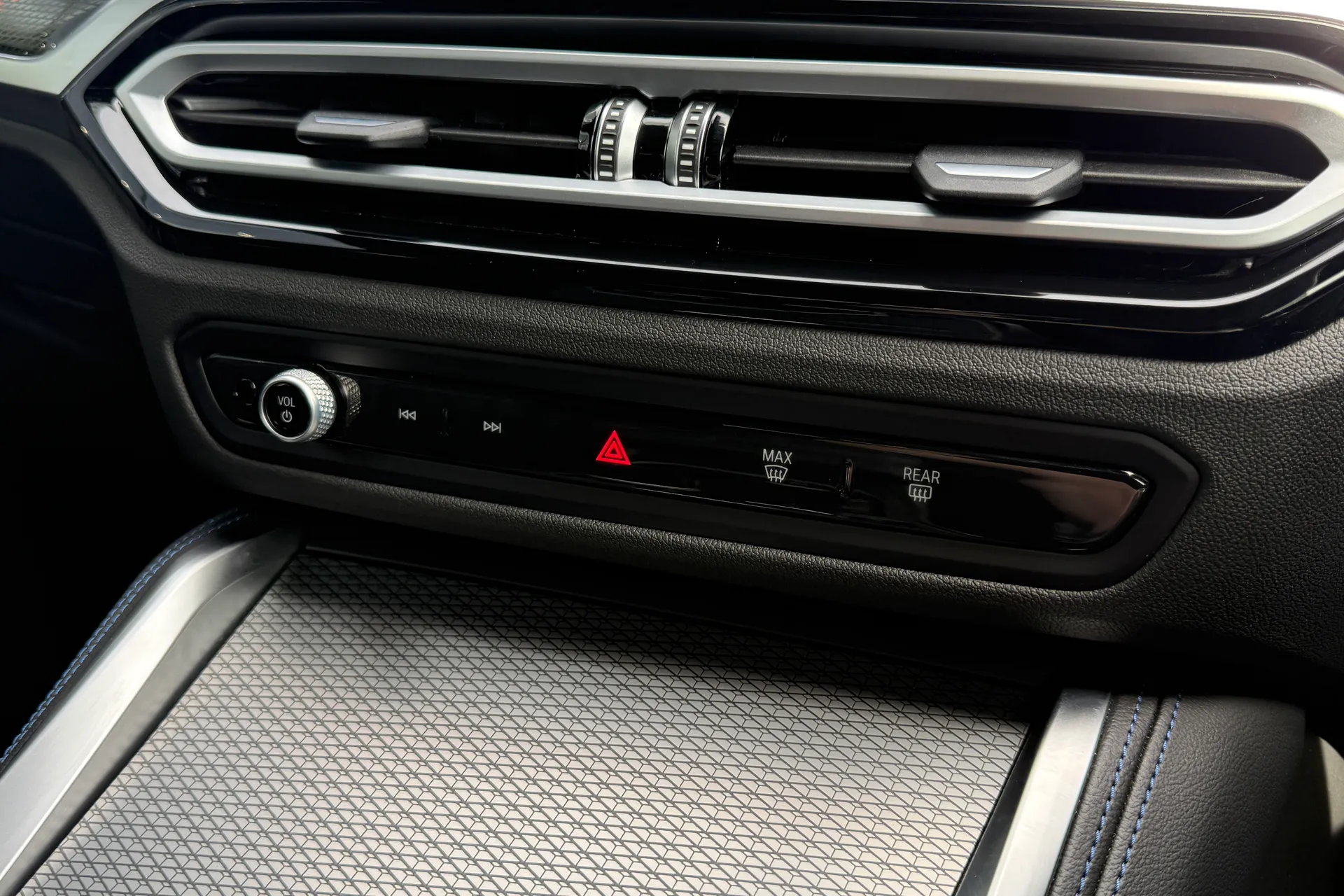 BMW 2 SERIES thumbnail image number 50