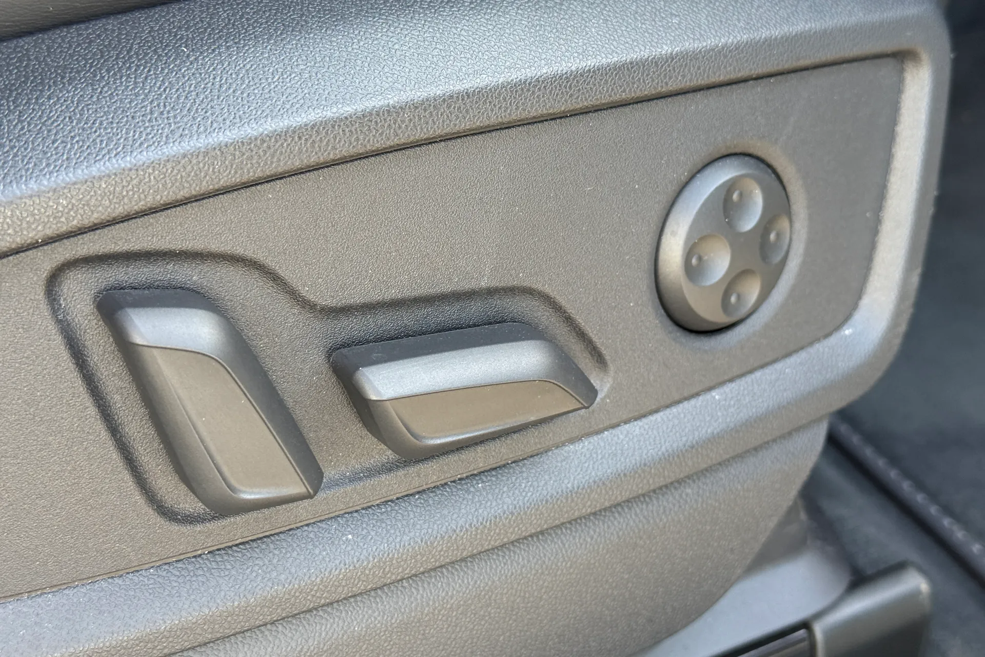 Audi Q5 thumbnail image number 26