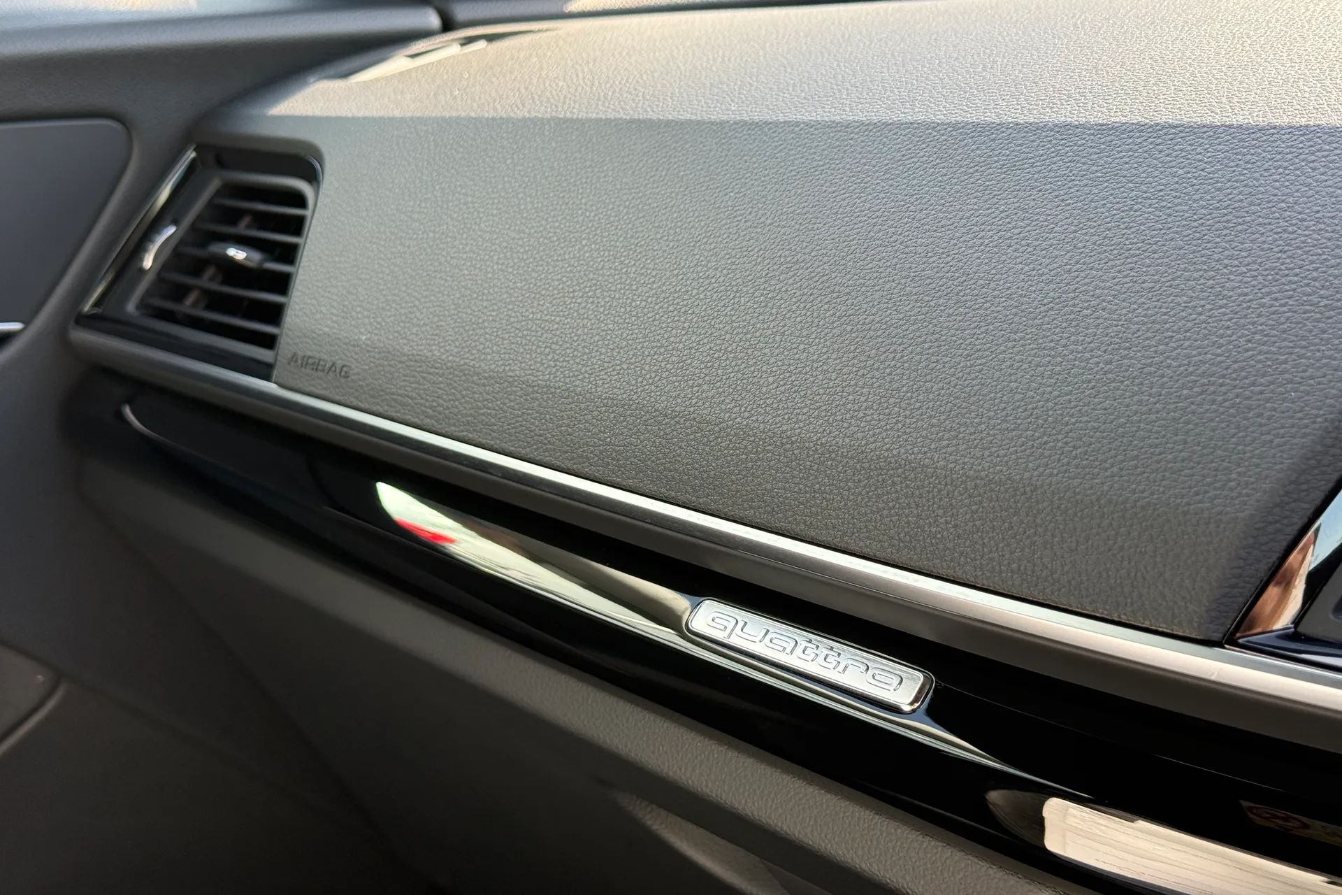 Audi Q5 thumbnail image number 12