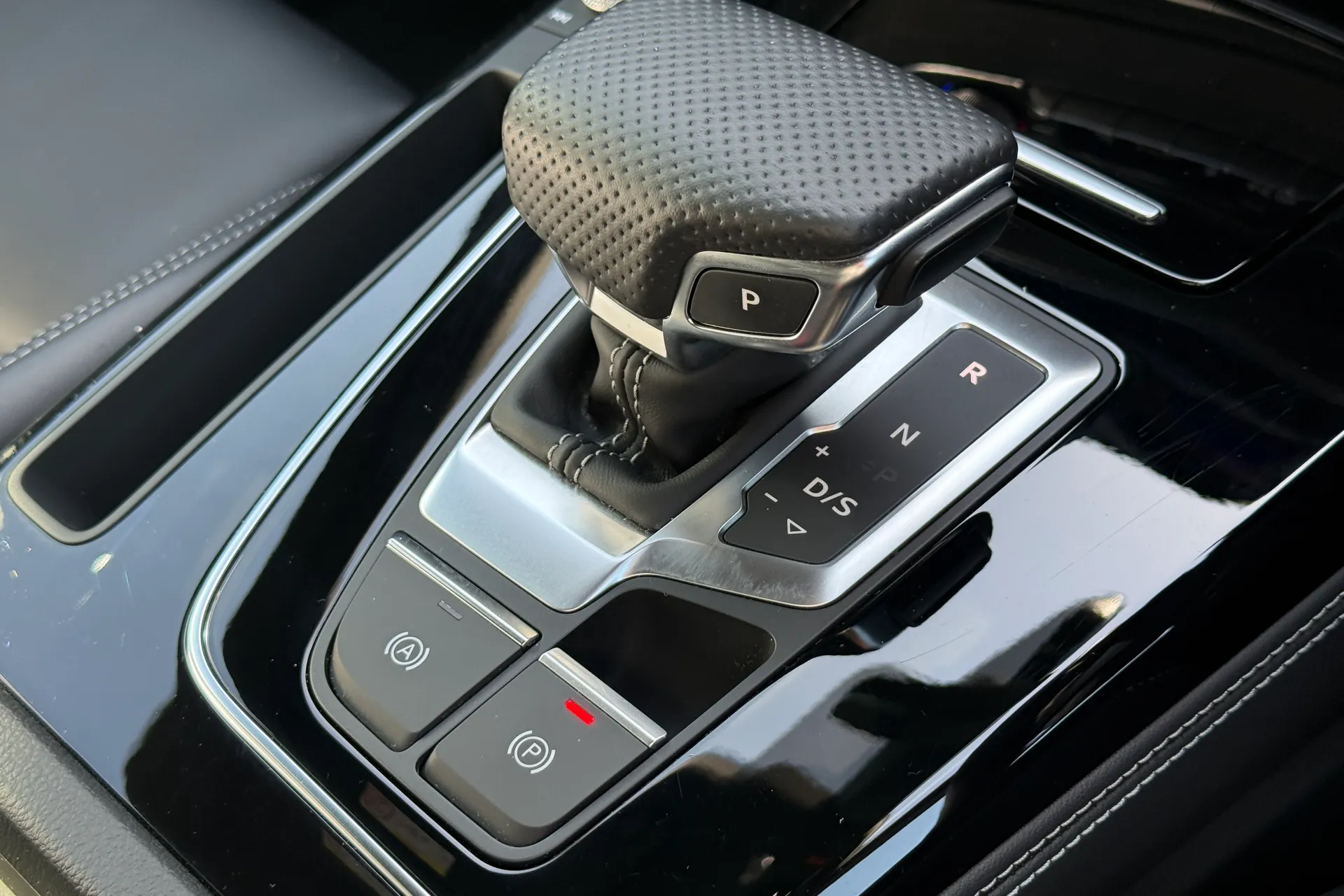 Audi Q5 thumbnail image number 23