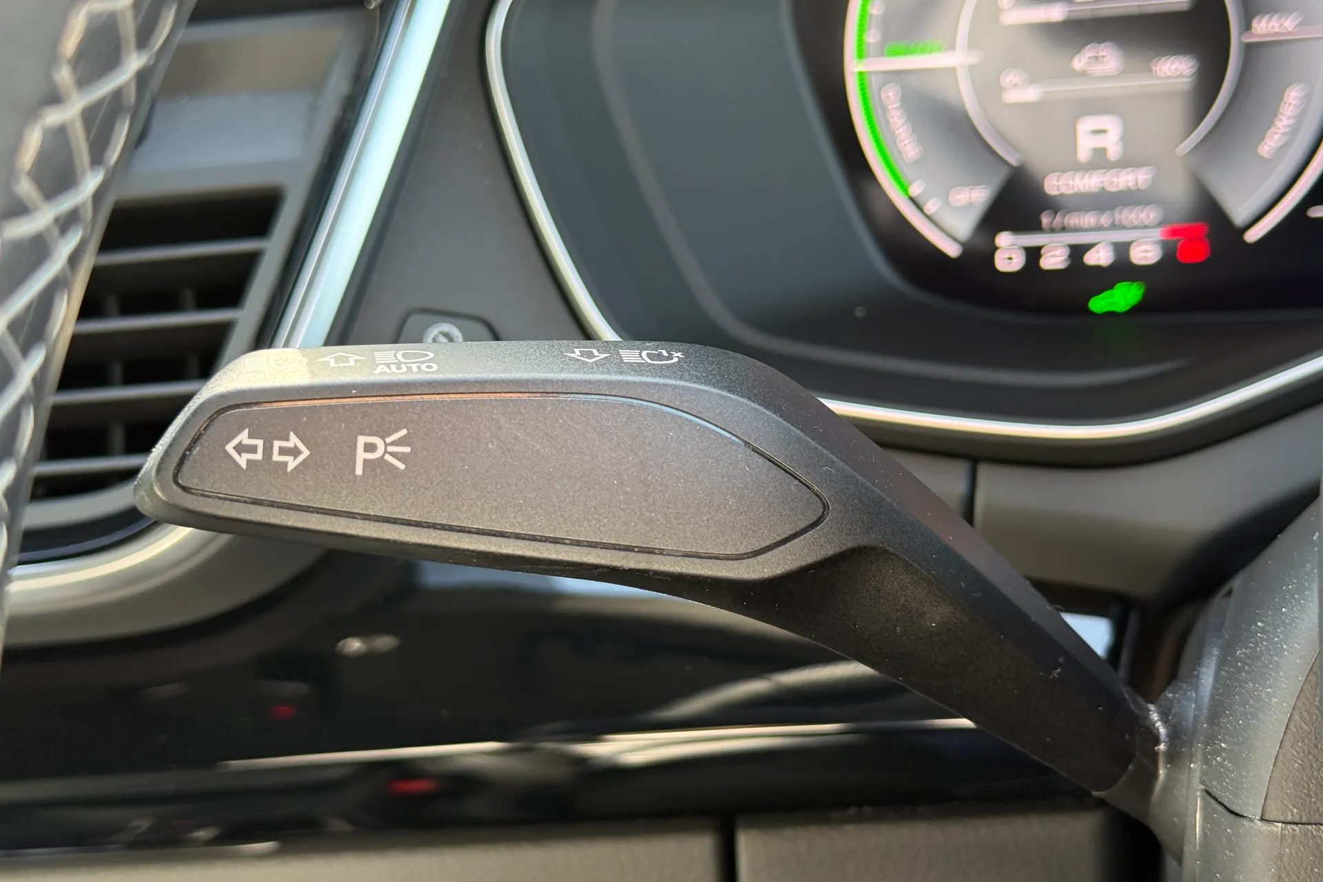 Audi Q5 thumbnail image number 14