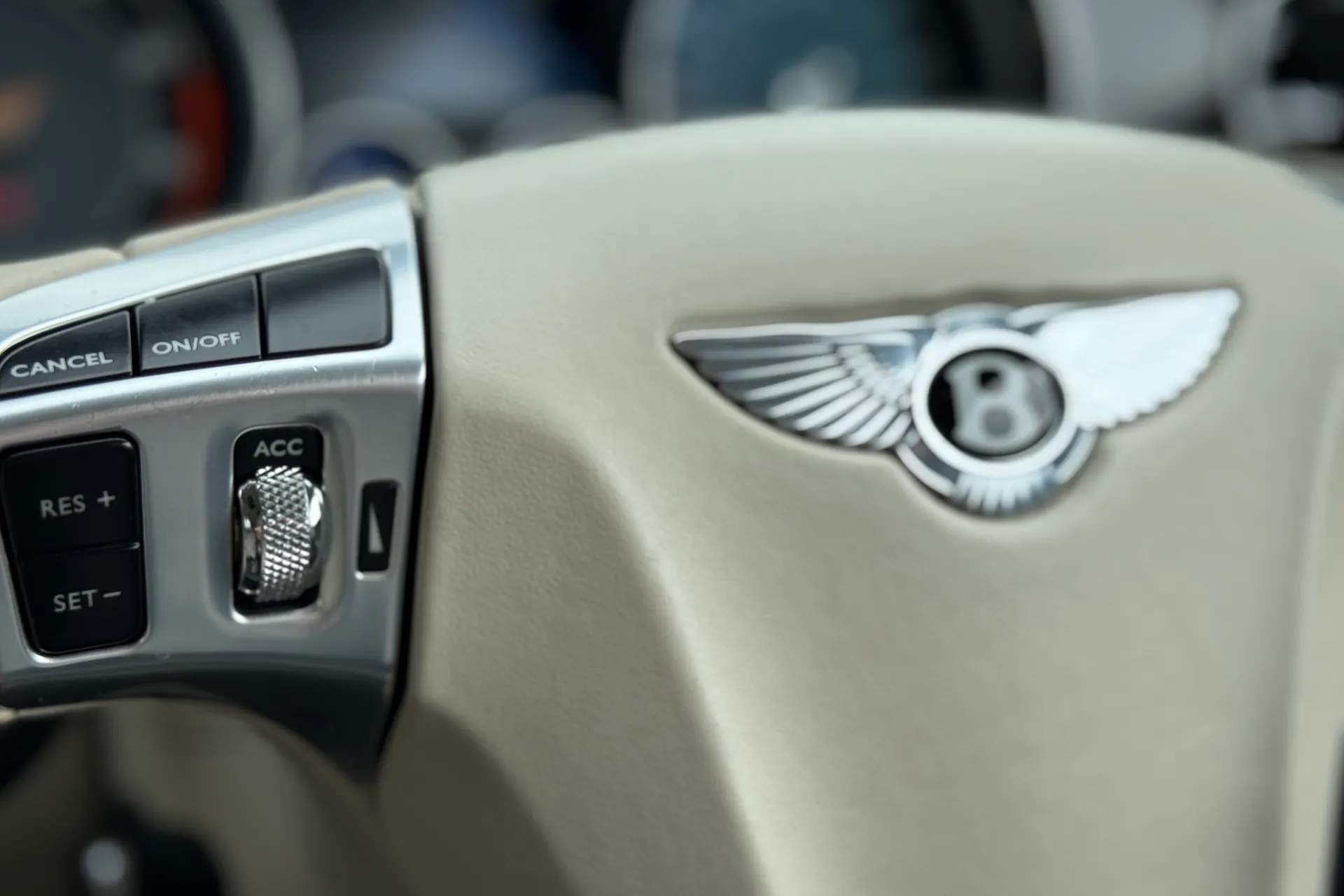 Bentley CONTINENTAL GT thumbnail image number 34