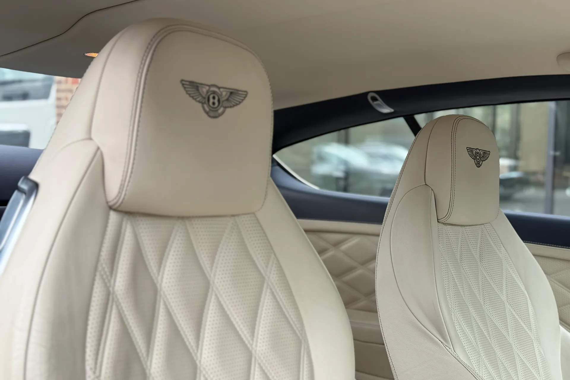 Bentley CONTINENTAL GT thumbnail image number 28