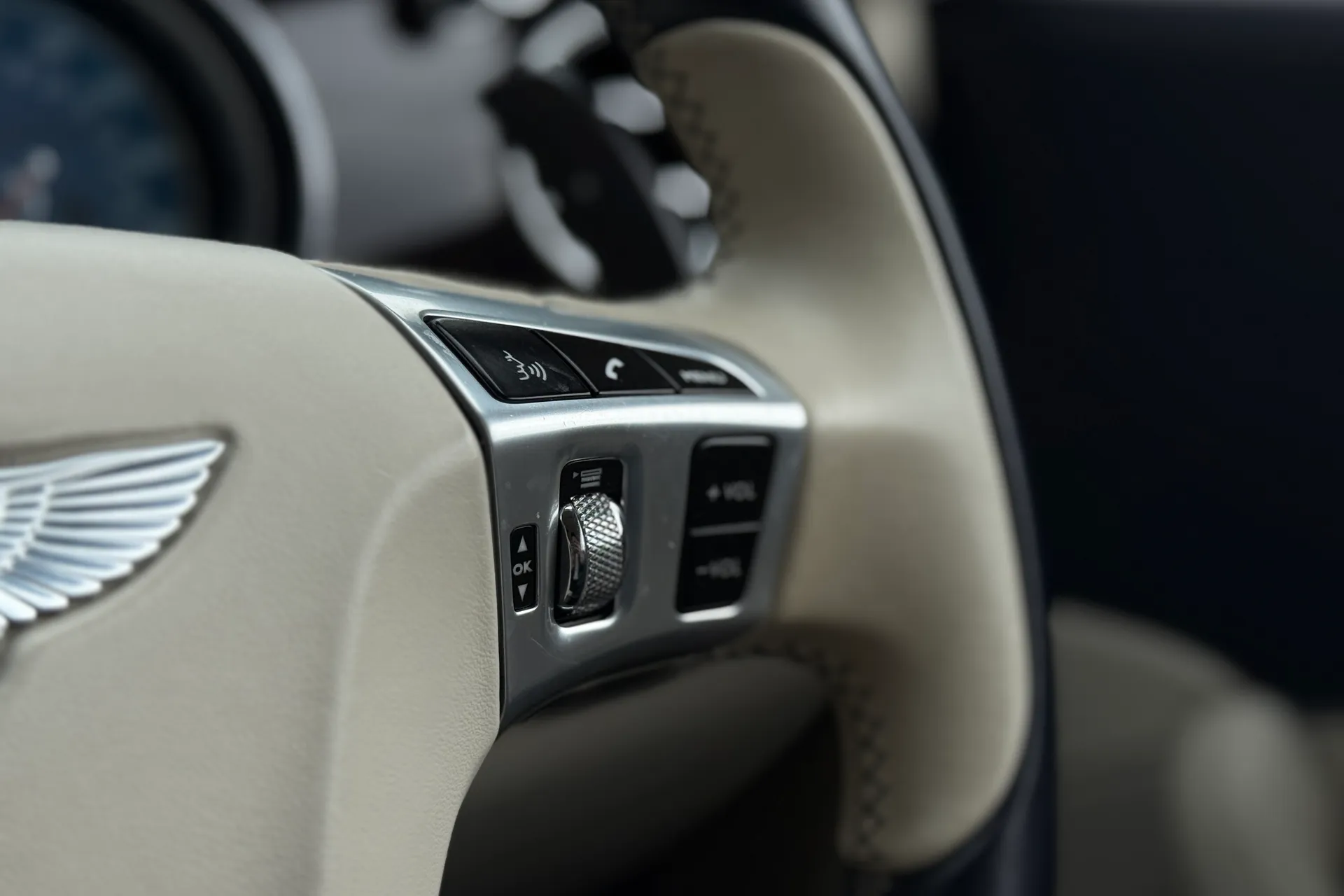 Bentley CONTINENTAL GT thumbnail image number 35