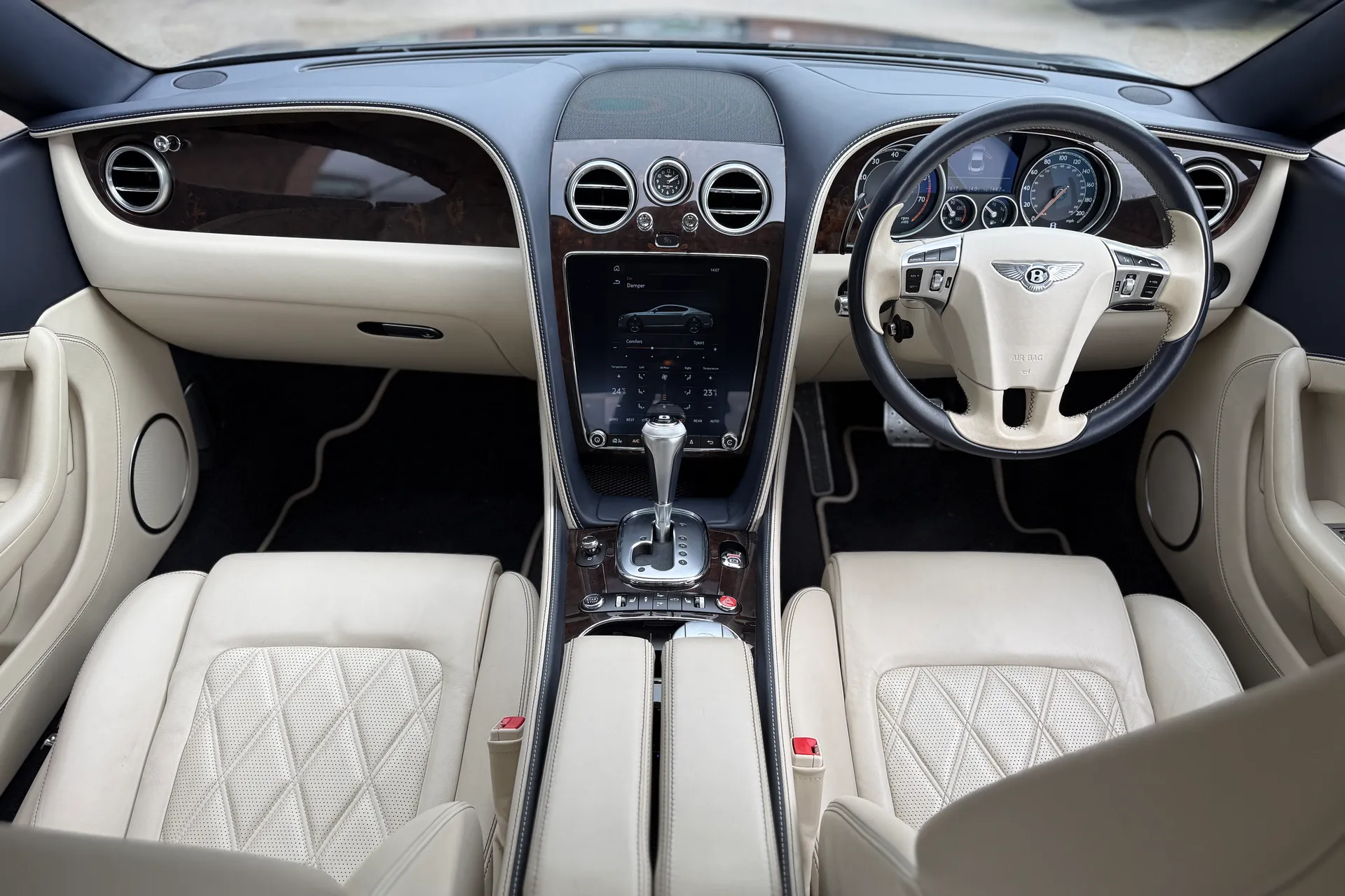 Bentley CONTINENTAL GT thumbnail image number 3