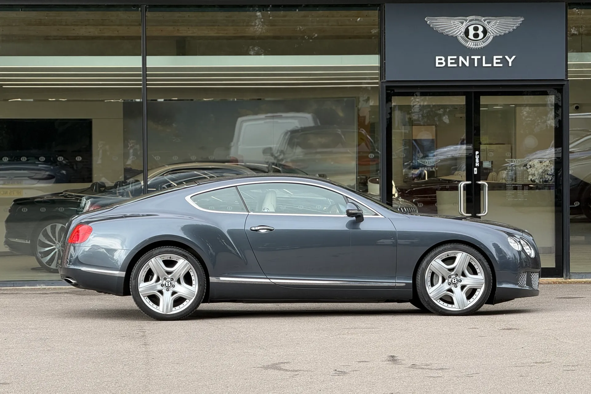 Bentley CONTINENTAL GT thumbnail image number 2
