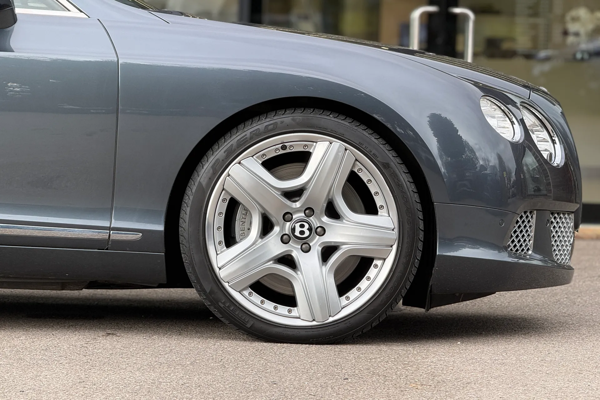 Bentley CONTINENTAL GT thumbnail image number 12