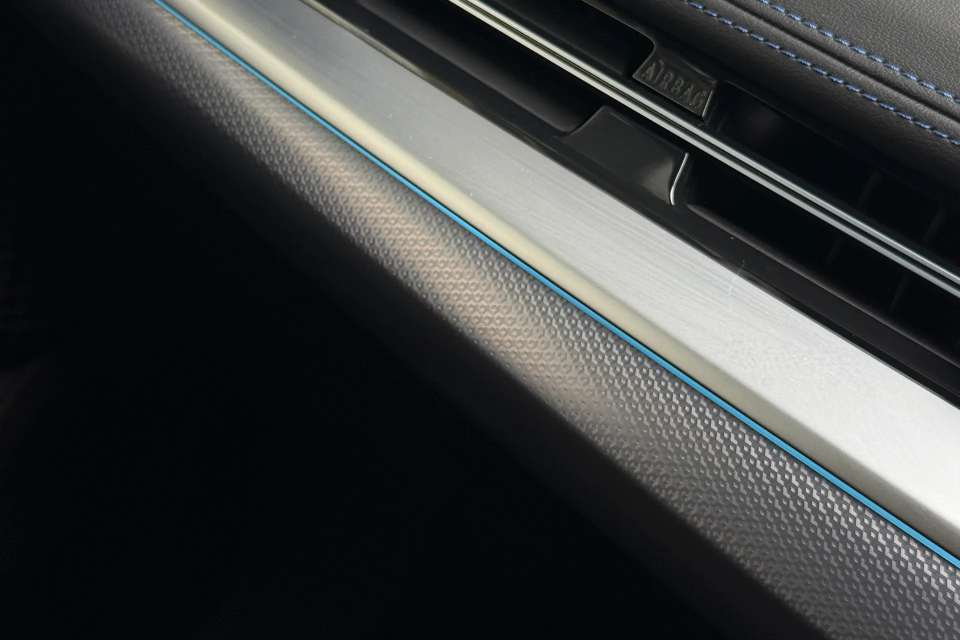 BMW iX1 thumbnail image number 57